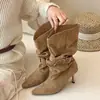 Botines con hebilla de cuero, botas de moda, tacones de aguja retro, nuevo estilo 2026, punta fina, efecto adelgazante, modernos, gamuza, otoño e invierno