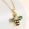 Lindo colgante de abeja con pegamento natural, cadena de clavícula chapada en oro, creativo, dulce, abeja, divertido y romántico.