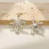 Elegantes Pendientes de Tachuela Metálicos de Fuegos Artificiales, Accesorio de Moda Versátil y de Moda para el Viaje Diario