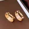 Pendientes Redondos Plegados con Aguja de Plata Electrochapada en Oro Real de 18 Quilates, Pendientes de Aro Ligeros de Lujo de Gama Alta, Pendientes Simples Transfronterizos Europeos y Americanos para Mujer