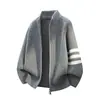 Suéter de tricô com três listras, cardigã masculino, jaqueta, outono/inverno, caimento solto, estilo casual, design novo e popular, atacado para exportação e vendas transfronteiriças