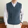 Directo del fabricante: Chaleco de punto grueso de color liso con cuello en V para hombre de otoño e invierno, chaleco de punto base