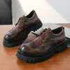Zapatos Derby de suela gruesa con brogue tallado estilo británico, zapatos de trabajo de cuero vintage desgastado, zapatos casuales que aumentan la altura, zapatos retro para hombre