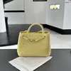 Bolsa Tote Tecida Exclusiva de Couro Bovino Transfronteiriça Grande Capacidade Bolsa para o Dia a Dia Bolsa de Mão Ombro Transversal de Couro Genuíno de Alta Qualidade para Mulheres