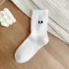 Calcetines Bordados Divertidos para Mujer, Calcetines Suaves y Cerosos de Terciopelo de Visón para el Hogar y Dormir, Versátiles Calcetines para Mujer Resistentes al Calor y al Frío