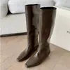 Botas de montaria estilo Grape Mom com salto plataforma de 3 cm para mulheres, botas elegantes de bico quadrado afinadoras, botas curtas estilo coreano simples, botas de cano médio