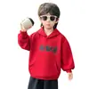 Sudadera de otoño para niños con bordado y patchwork, nueva colección de otoño 2026, elegante y moderna para niños, una prenda base versátil