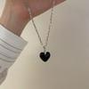 Collar de amor de cebra para mujer, cadena de clavícula de verano, elegante accesorio de alta gama, joyería de nicho sencilla y combinable.