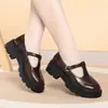 Atacado Sapatos Loafers de Couro Macio com Solado Grosso Bico Redondo Tira em T Solado Macio Versátil Sapatos Pequenos de Couro para Mulheres Mary Janes Retrô Sapatos Femininos Peça Única