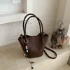 Bolso Shuai Mi Jia, color liso, elegante, nuevo modelo 2026, bolso de hombro casual, bolso de axila de moda, bolso cubo tejido para el día a día
