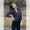 Elegante blusa de tricô com decote V e mangas compridas para mulheres, adequada para figuras petite na primavera e no outono, blusa base vintage justa para o inverno