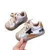 Zapatos de bebé para primavera y otoño, zapatos para caminar para bebés de 1 a 3 años para niñas, y zapatos deportivos para niños con suelas blandas, zapatos casuales para niños pequeños