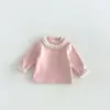 Ropa interior de forro polar con ribete de encaje para niña, nueva colección de invierno 2026, forro polar para bebé de color liso, capa interior engrosada, zdy6779