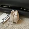 Bolso de hombro de moda nuevo para otoño 2026 transfronterizo, bolso tipo cubo tejido con cordón versátil, bolso cruzado elegante y moderno
