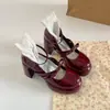 Sapatos de couro pretos de salto alto grossos estilo francês para mulheres, novo modelo de outono 2026, adequados para combinar com saias, aumentam a altura, versáteis, sapatos Mary Jane vintage