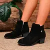 Botines transfronterizos de gamuza color vino para mujer de talla grande, con tacón grueso, diseño retro con hebilla metálica lateral, cremallera plateada y punta cuadrada, perfectos para otoño e invierno.