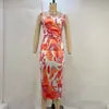 Roupas Femininas Estilo Europeu e Americano 2026 Verão Novo Vestido Estampado Costas Abertas Amarração Alcinha Ajuste ao Corpo com Temperamento Elegante