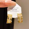 Aretes Redondos de Zirconia Chapados en Oro Real de 14K Lujo Ligero Moda de Alta Gama Exquisitos Aretes Diseño de Nicho Accesorios para Aretes