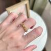 Anel Aberto Bicolor com Zircônia Microincrustada Estilo Vintage de Luxo Leve com um Toque de Joia de Alta Qualidade, Fashion e Unicamente Estiloso