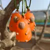 Chaveiro Fofo de Capivara que Muda de Cor Assoprando Bolhas Boneco de Desenho Pingente Acessório de Carro Famoso na Internet