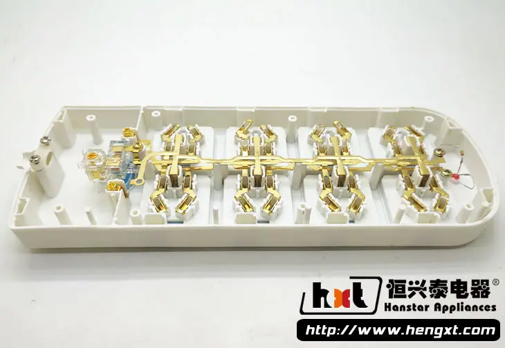 恆興泰无线8位2米3米5米8米2500W连铜片 157带开关安全门40孔插座