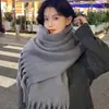 Bufanda Blanca para Mujer en Invierno, Borlas Gruesas de Alta Gama, Larga Oversize Atmosférica de Mohair Estilo Japonés Bufanda de Otoño e Invierno