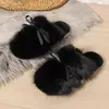 Pantuflas de felpa peludas de invierno para mujer, pantuflas cálidas de felpa antideslizantes para interior de suela plana, zapatos de mujer de moda