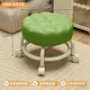 Taburete giratorio con ruedas, taburete bajo con ruedas, taburete móvil, taburete para niños, taburete doméstico duradero y resistente, taburete bajo pequeño