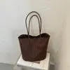 Bolsa de palha tecida estilo retrô coreano, grande capacidade, adequada para ir ao trabalho, uso casual e uso diário; uma bolsa de ombro elegante e versátil que também pode ser carregada sob o braço