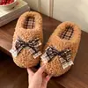 Chinelos de Algodão Pelúcia com Laço Outono Inverno Renda Feminino Casa Solado Grosso Macio Antiderrapante Quente Xadrez Chinelos de Pelo