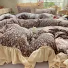 Conjunto de Roupa de Cama Floral em Renda de Lã de Leite Classe A Conjunto de Quatro Peças Inverno Espessado Quente Adicionado Capa de Edredom de Lã Lençol Anti-estático Cama