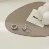 Brincos Geométricos Zero-Shang Outono/Inverno para Mulheres, Uso Diário no Trabalho, Design Único, Modernos, Versáteis, Galvanoplastia Ecológica