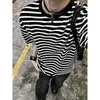 Camiseta Listrada Gola Careca Manga Curta Estilo Coreano Tendência para Homens, Verão Solta Respirável Emagrecedora Versátil Estilo Ins Casual Multi-Cenário