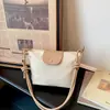 Nova bolsa de mão em tecido de nylon, bolsa tipo saco de grande capacidade para o dia a dia, textura simples, bolsa de ombro para usar sob o braço para mulheres