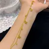O Mesmo Estilo do da Loja Dourada, Pulseira de Estrela de Quatro Pontas e Trevo de Quatro Folhas com Gelo Triturado Brilhante para Mulheres, Joia de Pulseira de Camada Dupla de Luxo Leve e de Alta Qualidade