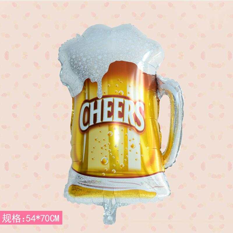 金色酒杯