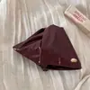 Grampo de garra de triângulo de couro com etiqueta dourada de cor sólida estilo coreano, presilha de cabelo com laço outono e inverno para mulheres, presilha de tubarão de alta qualidade para a parte de trás da cabeça