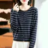 Cardigã de tricô listrado de manga comprida e gola redonda para mulheres, uma nova peça de outer wear justa e elegante para o início do outono, perfeita como camada base ou peça externa