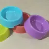 Suprimentos para animais de estimação atacado plástico Tigela para animais Tigela tigela de cachorro cor doce redonda tigela de gato fornecimento de fábrica