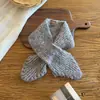 Bufanda de Punto Cruz de Puntos de Colores para Niños, Bufanda de Hilo Suave Tejida, Calentador de Cuello Cruzado para Bebé de Otoño e Invierno, Cubierta de Cuello Cálida Linda y Elegante