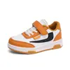 Sapatos Infantis Tênis de Skate para Crianças 6-12 Anos Nova Coleção Primavera/Outono 2026 Superfície de Couro Tênis Esportivos para o Campus Sapatos Casuais para Meninos ao Ar Livre