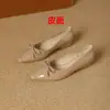 Sapatos de trabalho confortáveis para mulheres, novo estilo primavera/outono, salto baixo, salto grosso, laço, slip-on, sapatos de corte baixo