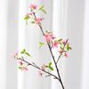 Outlet de Fábrica Rama de Flor de Durazno Flor Artificial Tela de Seda Flor Decorativa Árbol Artificial de Flor de Durazno Hotel Boda Flor Suave Flor Falsa
