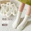 Nuevos estilos de otoño e invierno de calcetines para niños: Calcetines de algodón peinado grado A hasta la pantorrilla, con lindos diseños de caricaturas, disponibles para niñas, bebés y niños, al por mayor