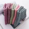 Calcetines de lana gruesos y cálidos de color sólido paralelo para mujer de Amazon, calcetines vintage de estilo étnico para mujer al por mayor
