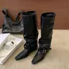 Botas Plataforma que Aumentam a Altura Femininas 2026 Novas Botas Longas de Outono Quadradas Retrô Versáteis com Fivela de Cano Alto Botas de Equitação