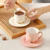 Xícara de café de cerâmica requintada estilo europeu um par de xícara e pires alto valor de cor conjunto para chá da tarde xícara de café para escritório conjunto de pires