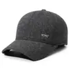 Nuevo modelo transfronterizo para hombres de mediana edad y mayores, gorra de béisbol cálida de invierno para proteger las orejas, gorra de pico de pato a prueba de viento para exteriores, estilo moderno y versátil