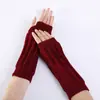 Conjunto de Brazos Cálidos de Lana de Moda para Hombre y Mujer Invierno Nuevo Guantes de Punto Jacquard Colgante de Madera
