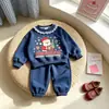Conjunto Doce para Meninas Primavera e Outono 2026 Novo Fashionável Moletom de Manga Longa e Calça Jogger Infantil Conjunto de Duas Peças Tendência